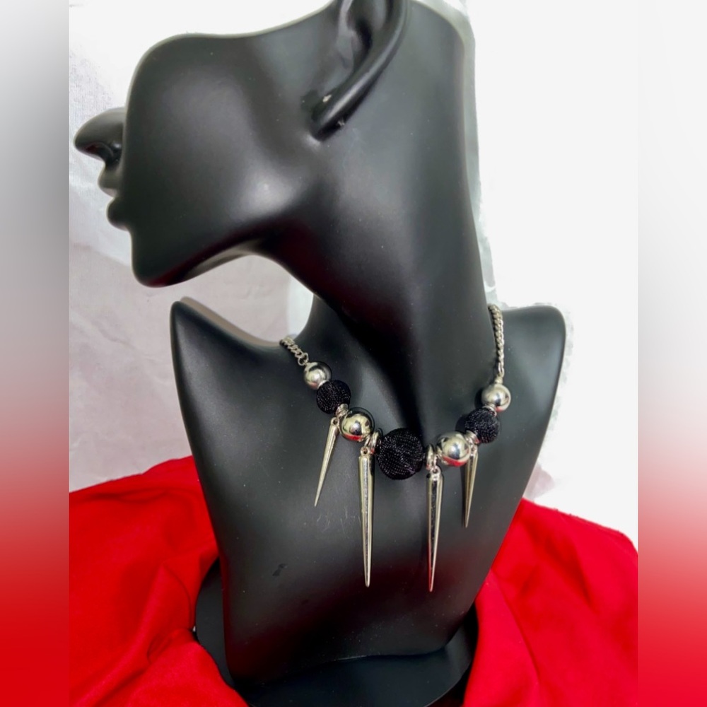 Spike Gothic punk Womens necklace NWOT